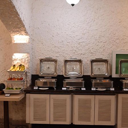 Little Chef Hotel Kanpur Exterior photo