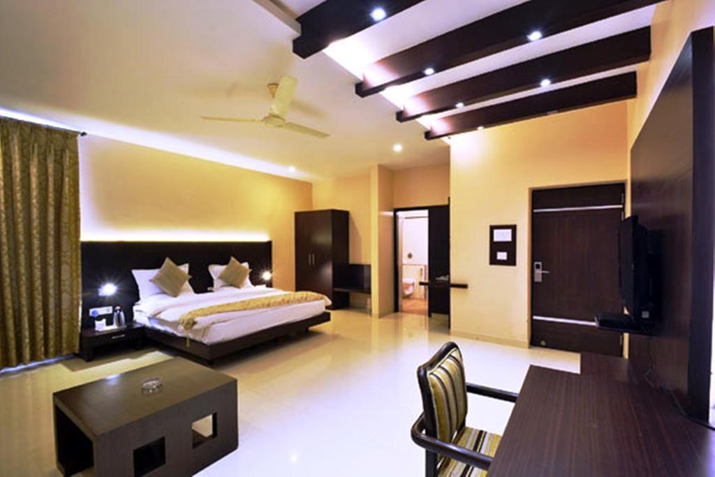Little Chef Hotel Kanpur Room photo