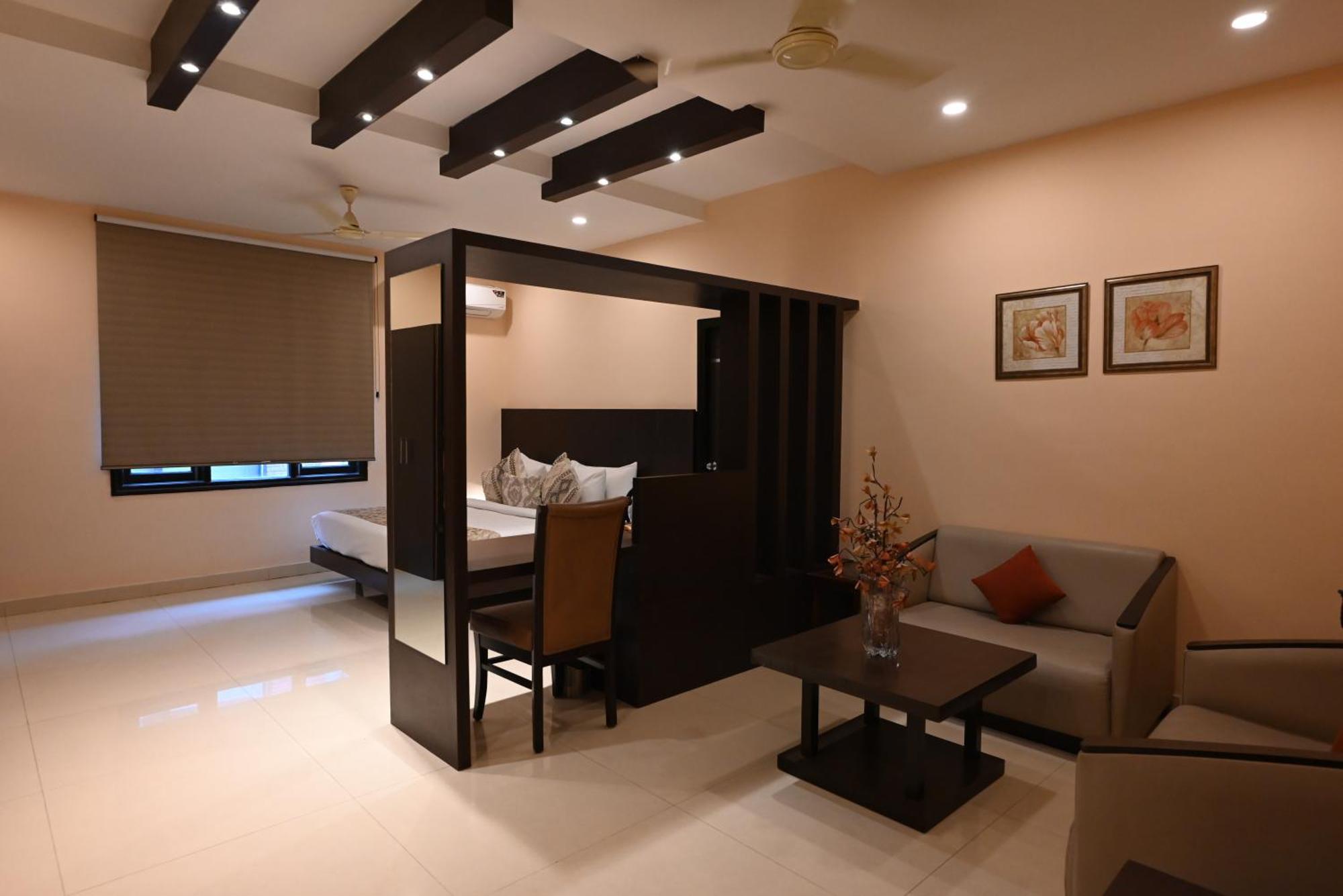 Little Chef Hotel Kanpur Exterior photo