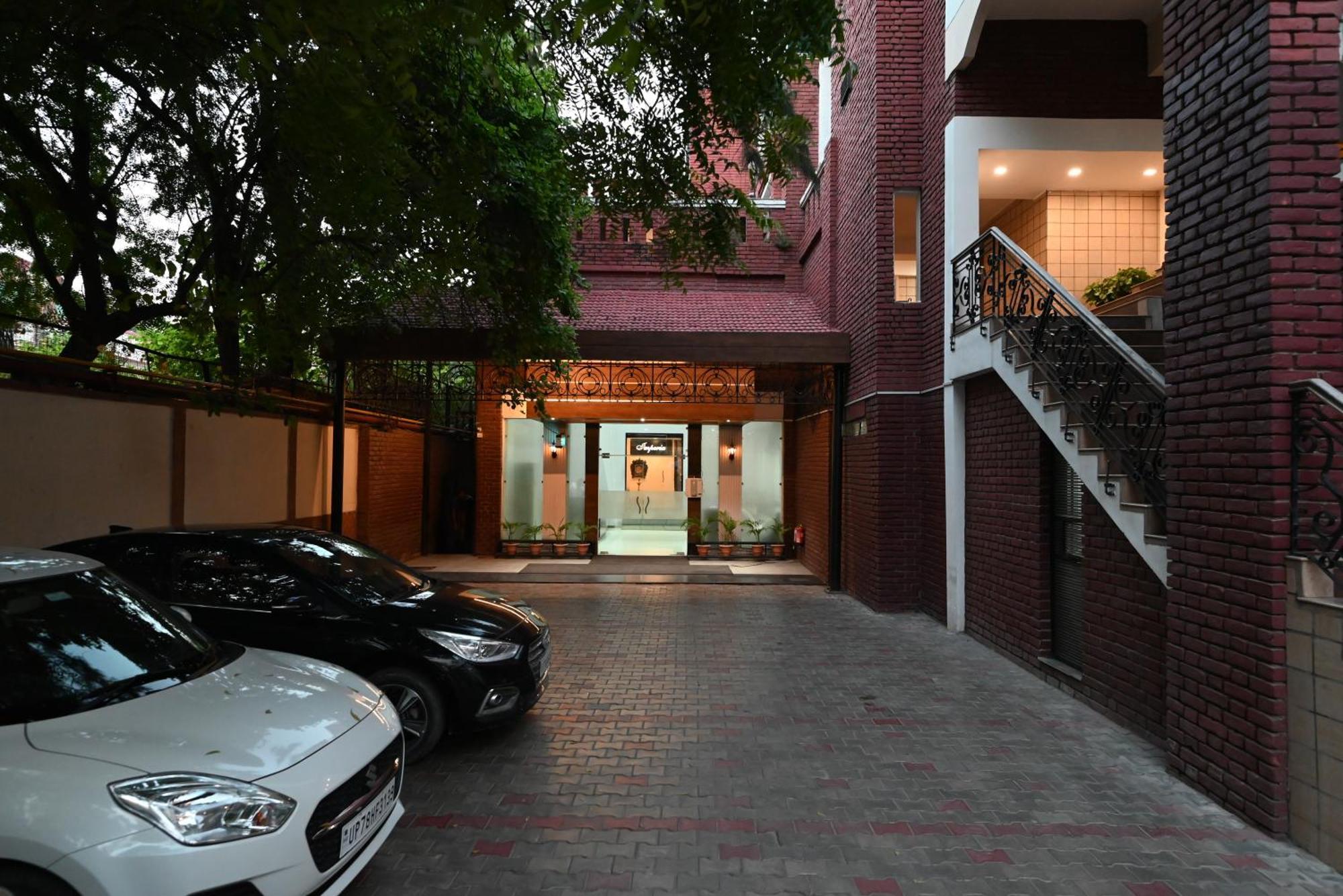 Little Chef Hotel Kanpur Exterior photo
