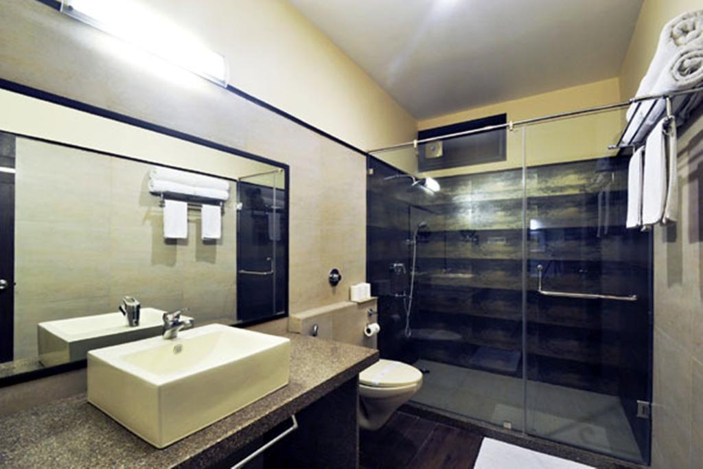 Little Chef Hotel Kanpur Exterior photo