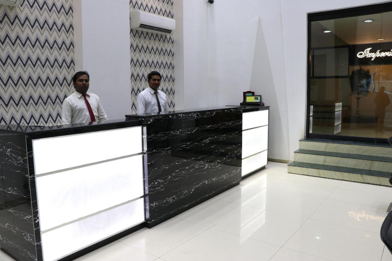 Little Chef Hotel Kanpur Exterior photo