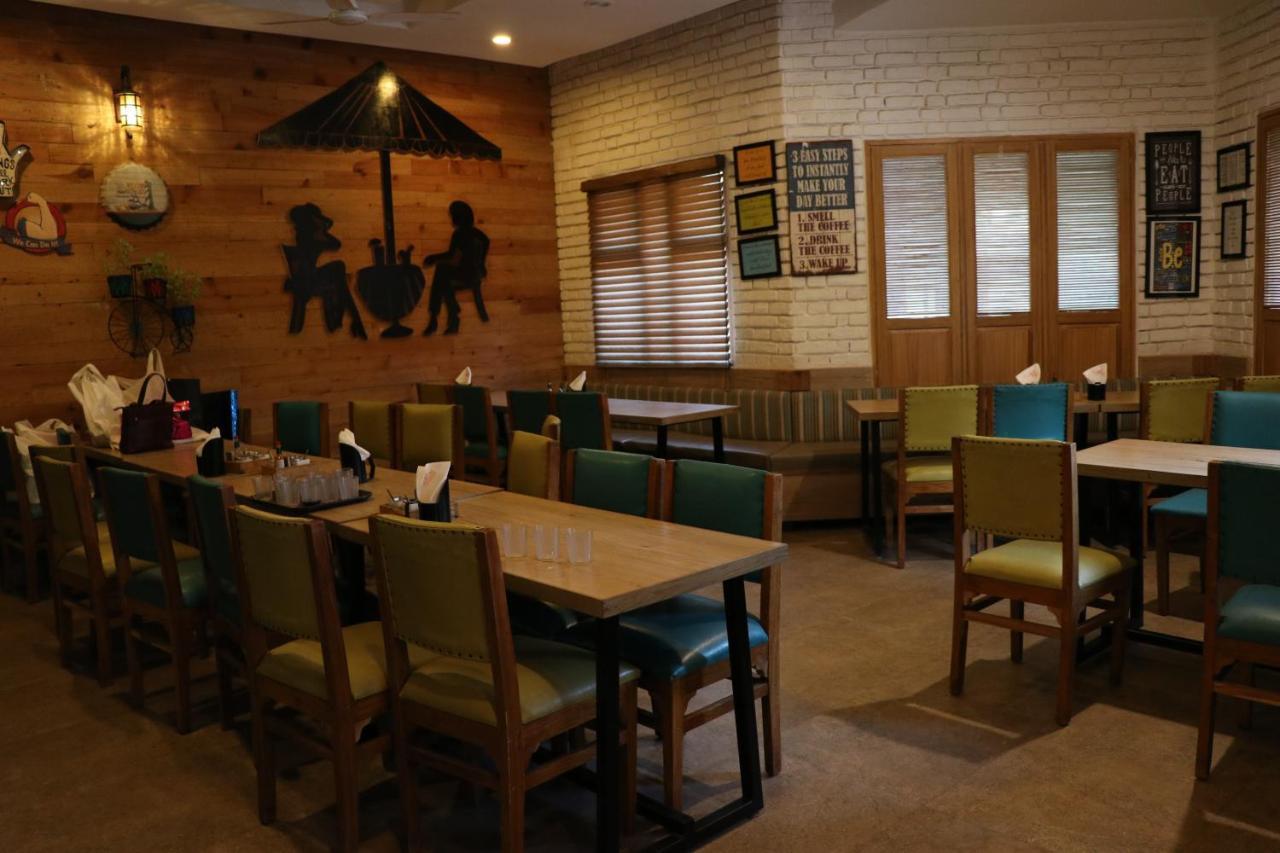 Little Chef Hotel Kanpur Exterior photo