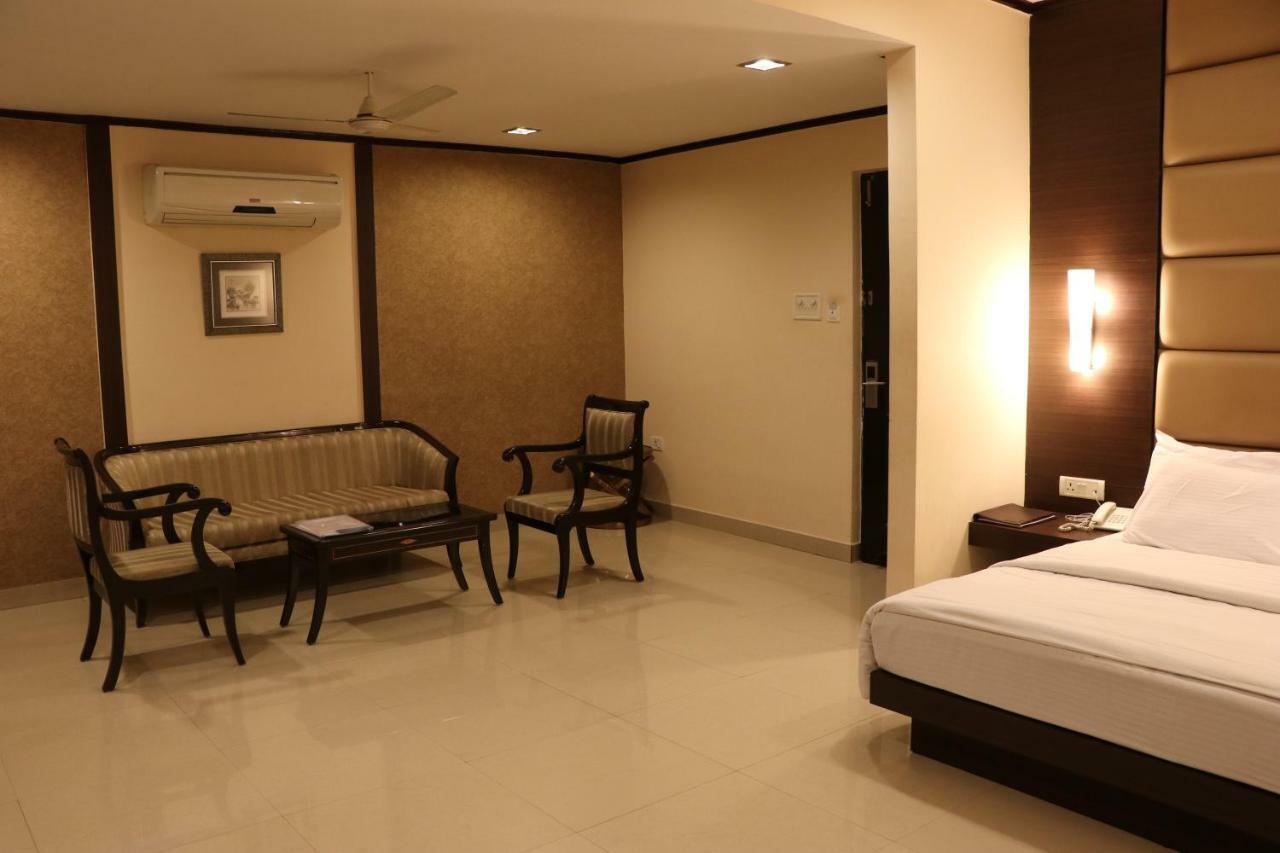 Little Chef Hotel Kanpur Exterior photo