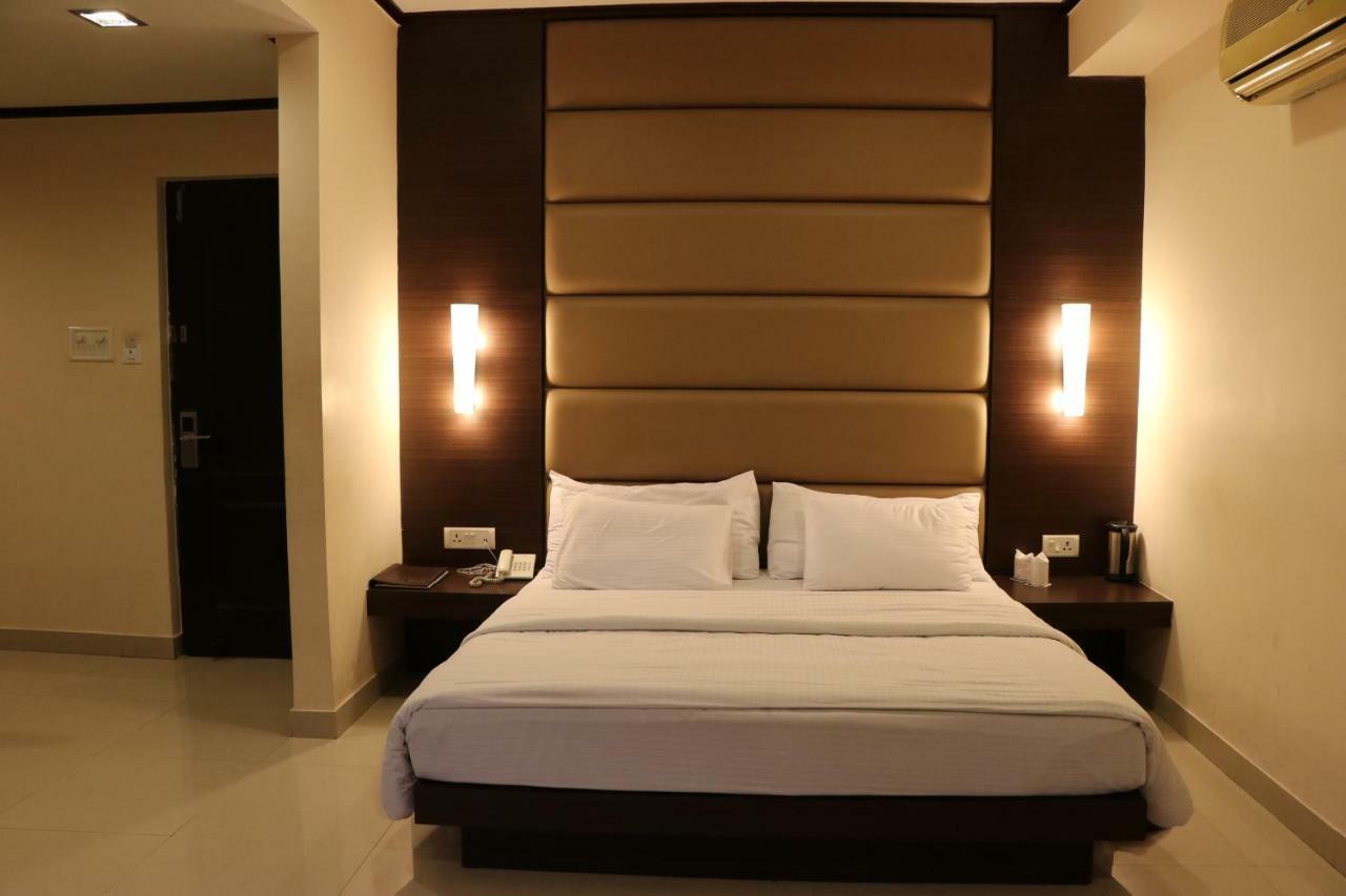 Little Chef Hotel Kanpur Exterior photo